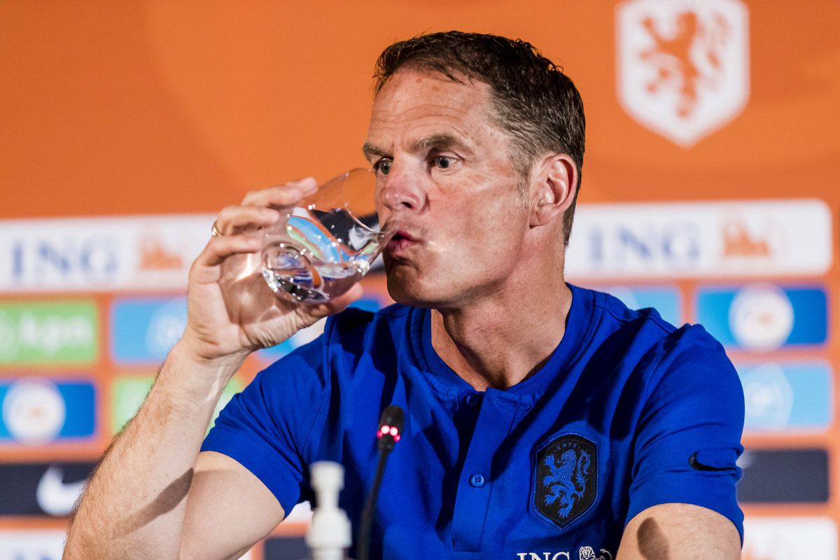 Frank de Boer verklapt de formatie en 1 basisspeler voor oefenduel met Schotland