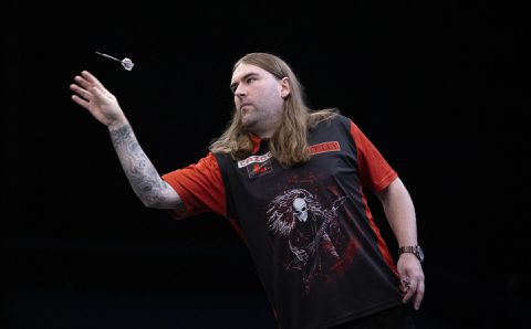 Heavy metalfan Ryan Searle dart ook met heavy metal: zwaarste pijlen van de PDC