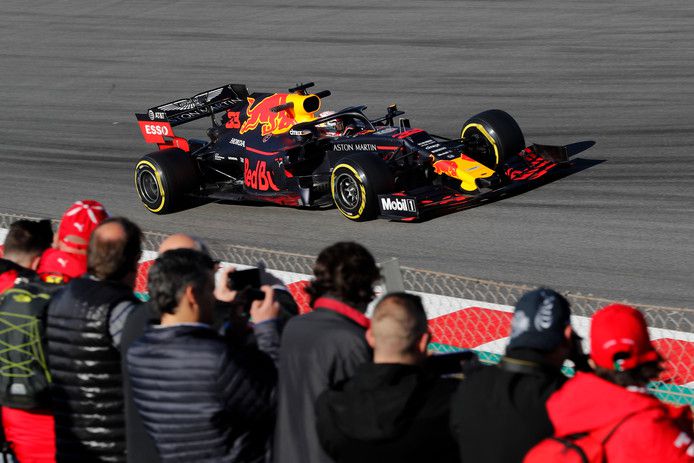 Verstappen maakt weer veel rondes in ochtendsessie