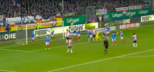 🎥 | Timo Letschert redt in blessuretijd een punt voor Hamburger HSV bij Holstein Kiel