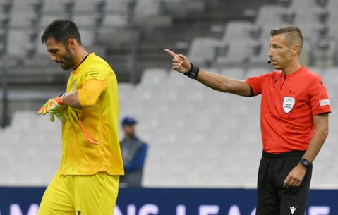 Marseille wint CL-potje zonder fans dankzij blunderende en weggestuurde Sporting-goalie