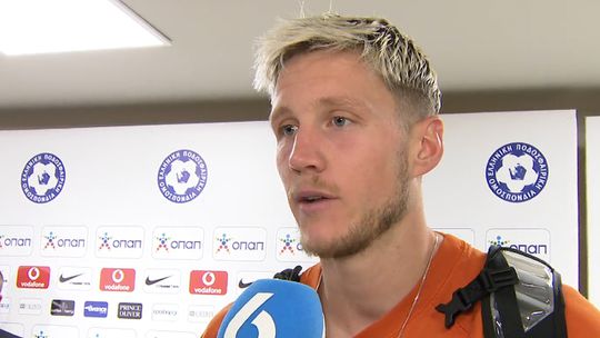 🎥 | Dit is wat er volgens Wout Weghorst misging bij zijn penalty tegen Griekenland: 'Sukkel!'