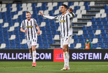 🎥 | 'Juve-bazen' tonen klasse tegen Sassuolo: Buffon pakt pingel, Ronaldo maakt 100ste