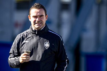 Marc Overmars getroffen door licht infarct: 'Een tijdje rustig aan doen'