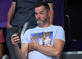 Britse First Dates-gastheer Fred emotioneel na gouden medaille dochter: ‘Wat een optreden!'