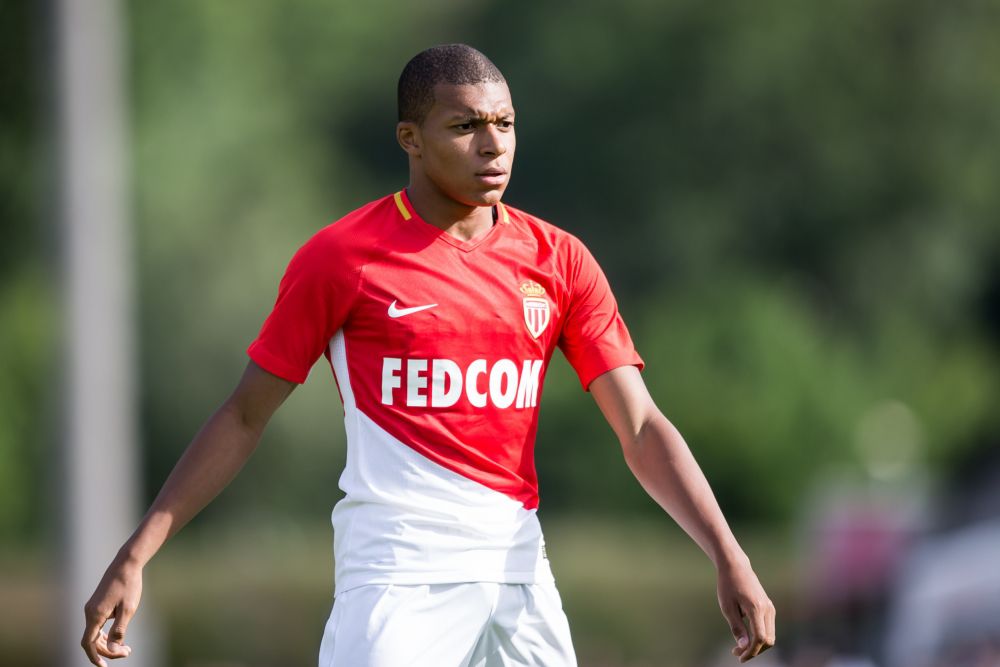 Monaco: 'We onderhandelen met Mbappé juist over contractverlenging'