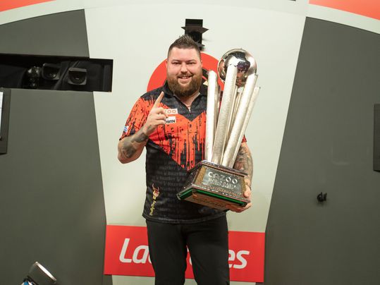 Iedereen heeft het over Humphries en Van Gerwen op WK darts, maar Michael Smith dan? 'Daar haal ik kracht uit'