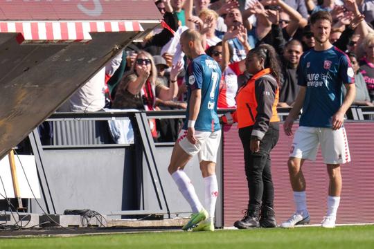 Vaclav Cerny moet 2 duels brommen na rode prent tegen Feyenoord