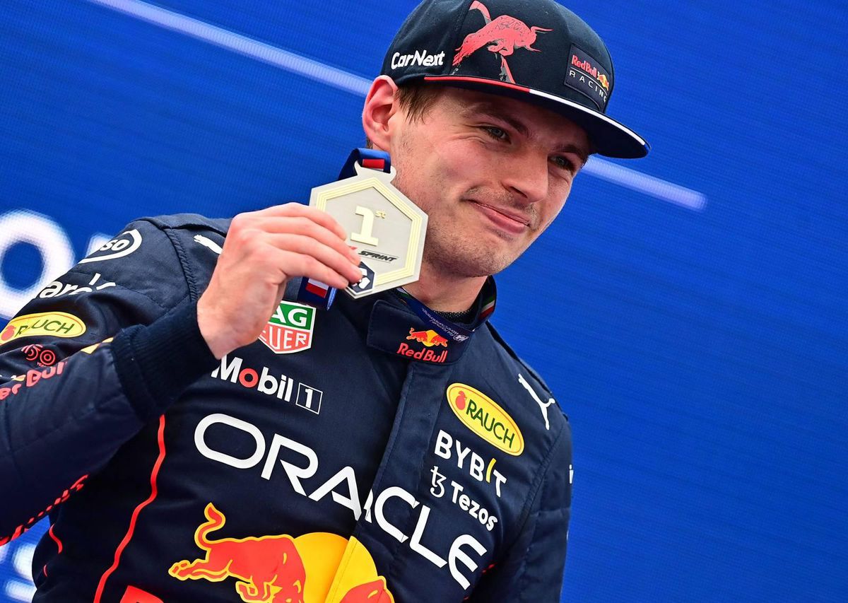 Verstappen wint, maar vindt sprintraces nog steeds stom: 'Al was het gevecht vandaag wel mooi'