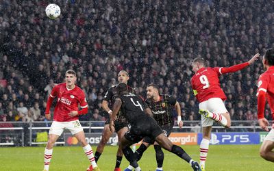 🎥​ | Beste kopper ter wereld! Luuk de Jong zet PSV al snel op 1-0 tegen Lens