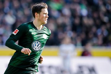 Weghorst is koning van Wolfsburg met hattrick en 2 assists, Stevens verliest met Schalke 04 bij debuut