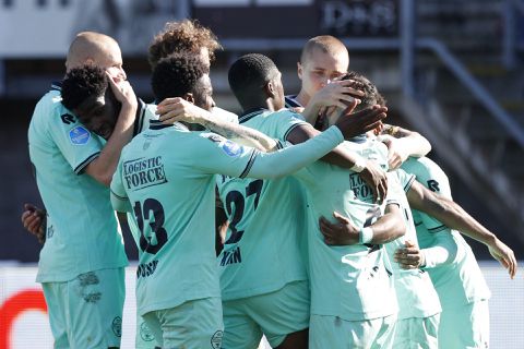 Degradatiekandidaat Willem II doet goede zaken met zege bij Sparta