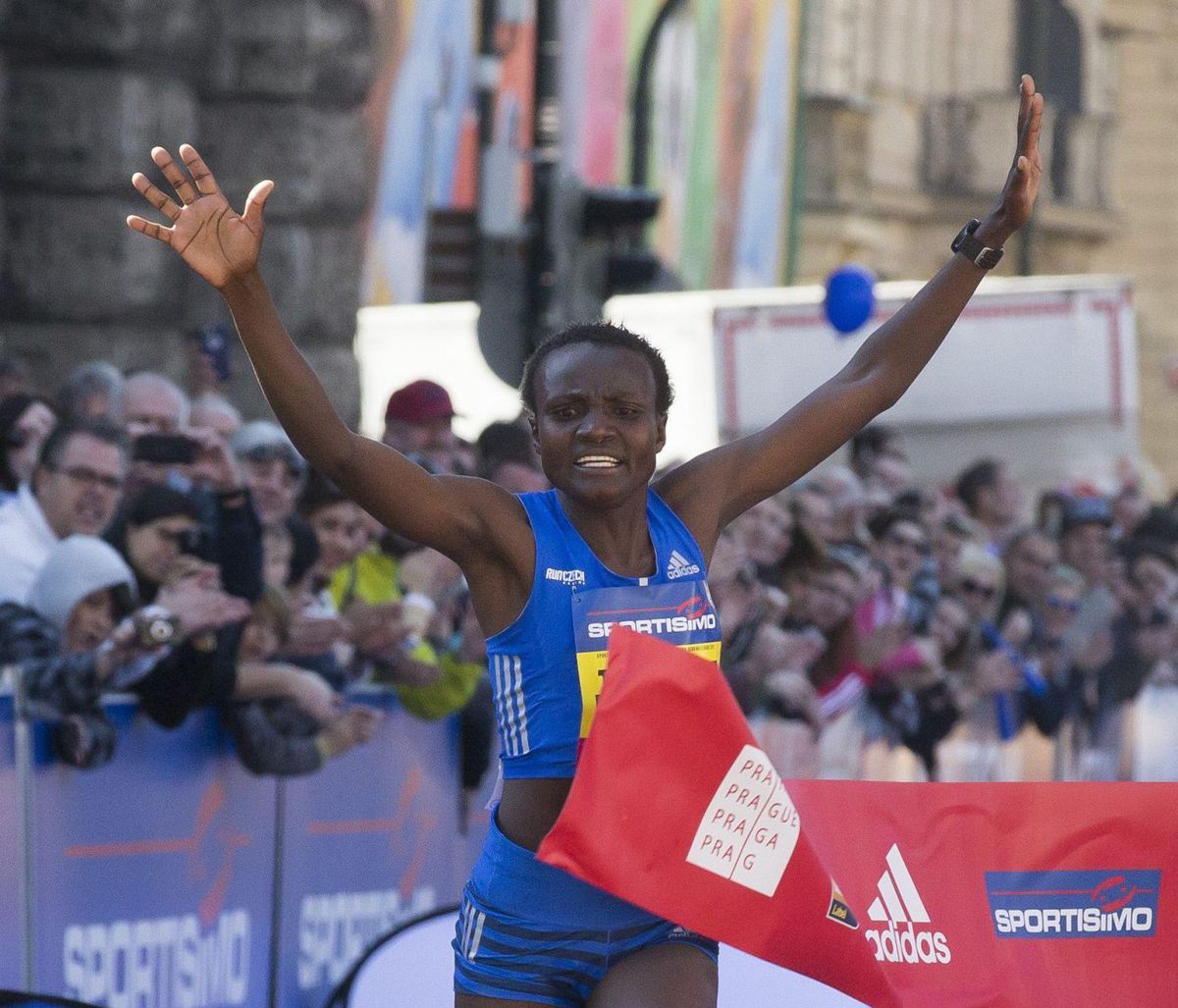 Wereldrecord voor Jepkosgei op halve marathon in Valencia