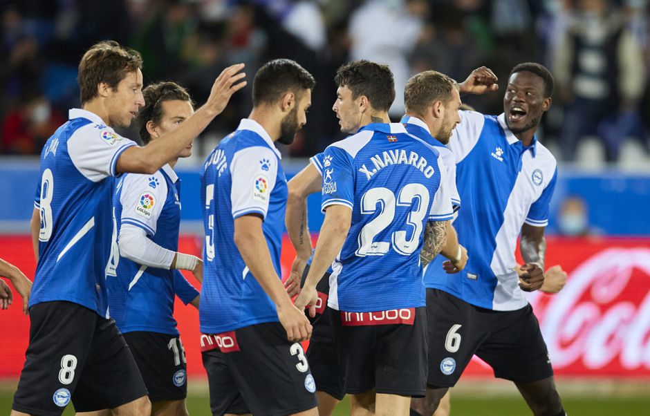 Alavés wint onderonsje met Elche onderin LaLiga en klimt uit degradatiezone