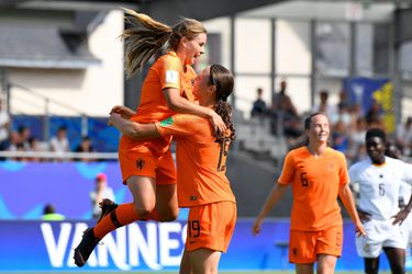 OranjeLeeuwinnen onder 20 winnen dik van Ghana en zijn bijna zeker van de kwartfinale