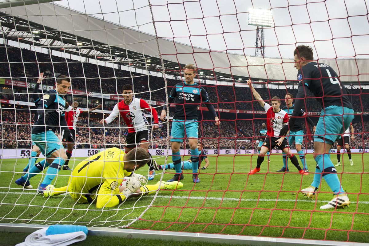 Luuk de Jong na verloren topper: 'Gat met Feyenoord nu onoverbrugbaar'