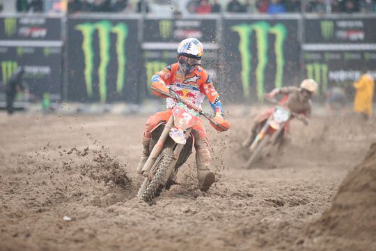 Jeffrey Herlings heeft wereldtitel MXGP voor het grijpen in bloedstollende ontknoping