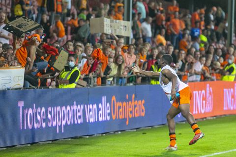 TV-gids: het kleine Oranje speelt dinsdagavond, hier volg je Jong Oranje-Jong Wales
