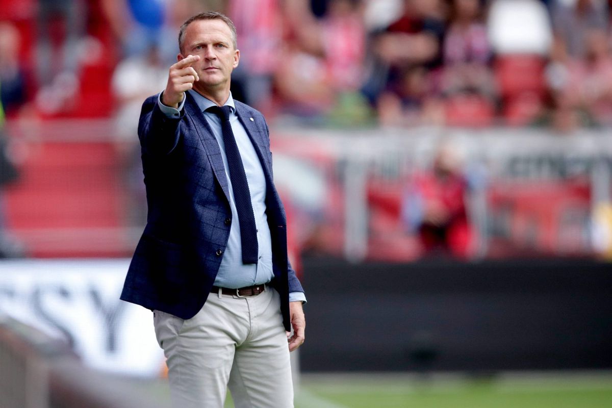 FC Utrecht-coach John van den Brom smeedt plannetje: 'Berghuis aan banden leggen'