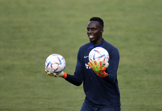 Edouard Mendy zegt 't gewoon: 'Ik kijk naar Haaland zoals ik naar Benteke kijk'