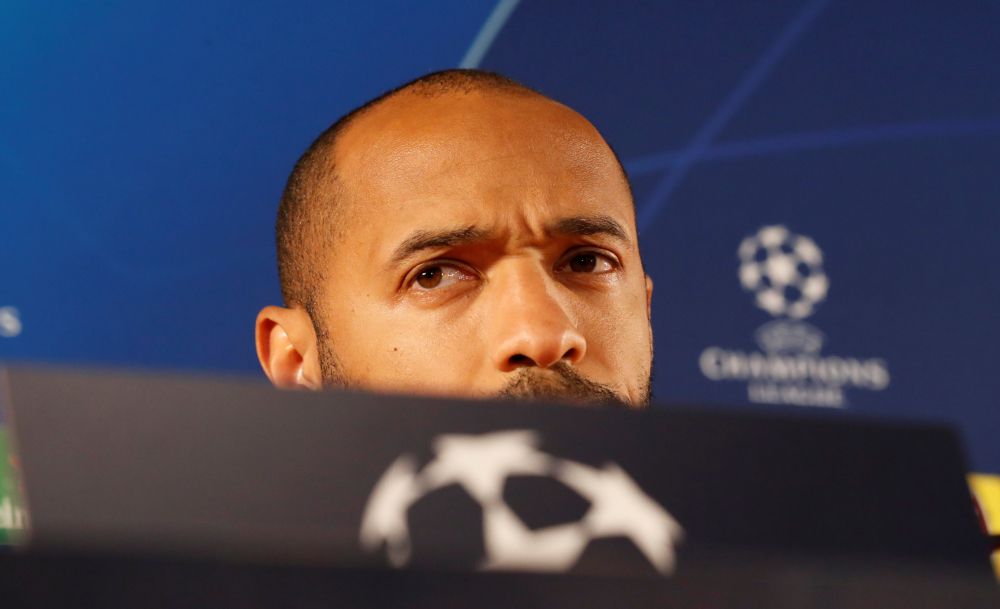 LOL! Henry woest op Monaco-talent Badiashile na persconferentie (video)