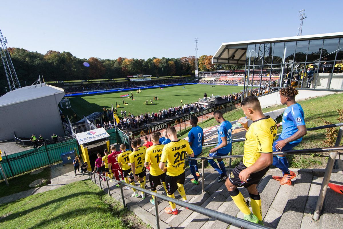 VVV wil hard optreden: stadionverbod voor racistische supporters