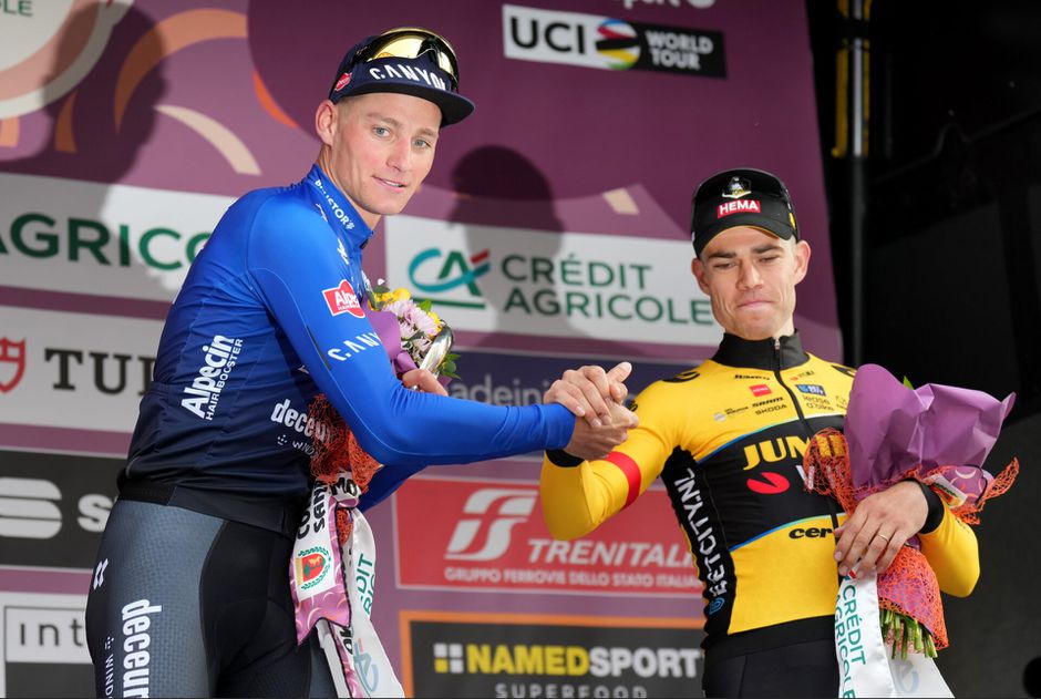 Adrie van der Poel waarschuwt Wout van Aert over zijn nieuwe tactiek: 'Dat is onnatuurlijk'