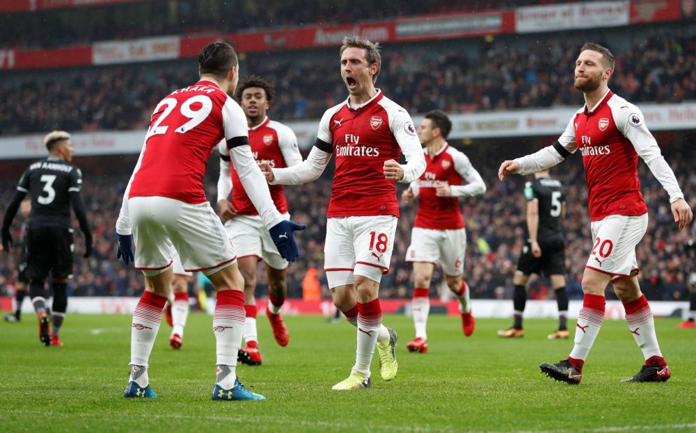 Wervelstorm Arsenal binnen 22 minuten op 4-0 tegen Palace (video's)