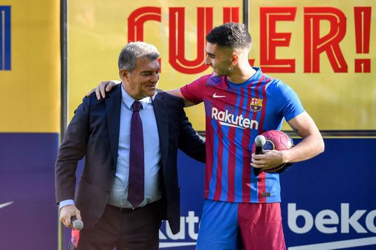 Ondanks miljarden euro's schuld belooft voorzitter van Barcelona vuurwerk op transfermarkt