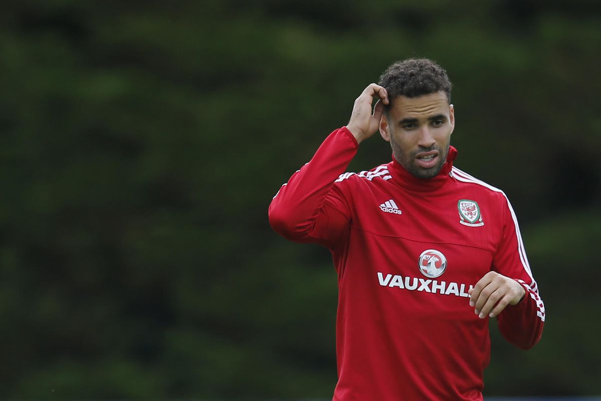 Geen Robson-Kanu voor Wales tegen Servië