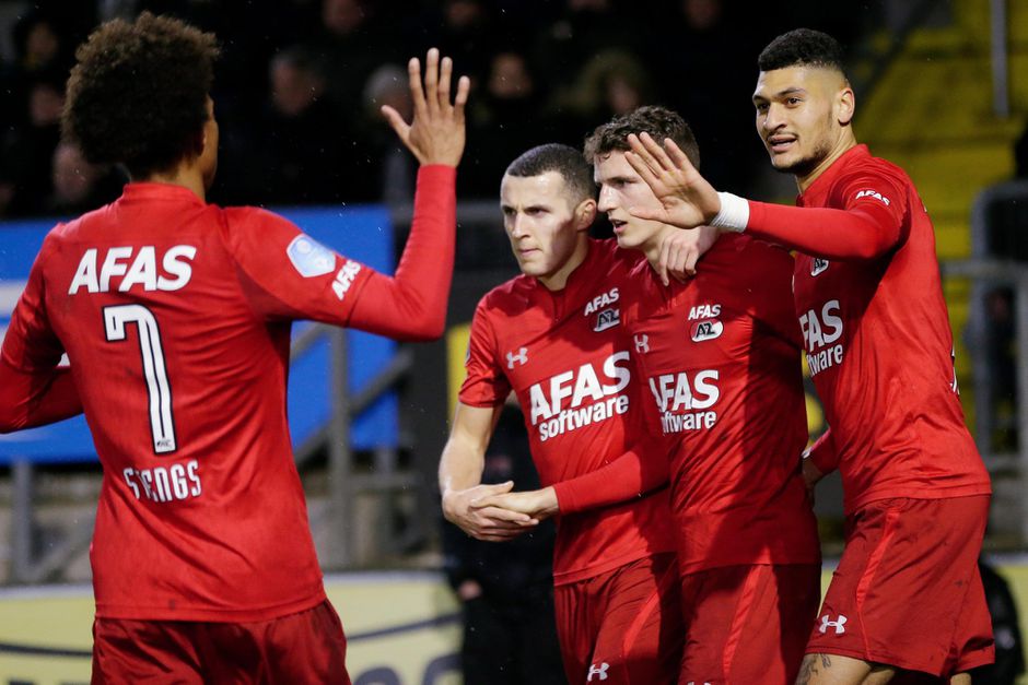 AZ zet Feyenoord onder druk door zege op hekkensluiter NAC