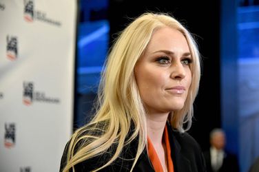 Lindsey Vonn skipt wereldbeker in Sankt Moritz