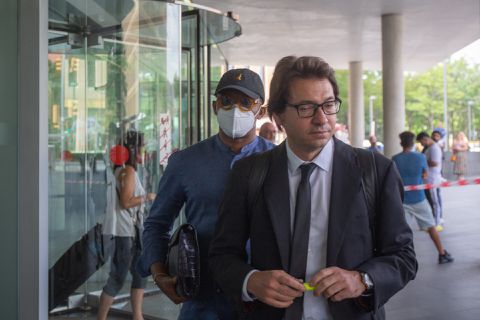 Oud-topspits Samuel Eto'o bekent belastingontduiking en ontduikt zo gevangenisstraf