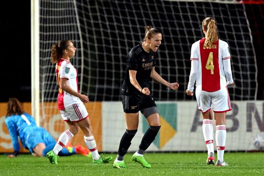 🎥​ | Geen Champions League voor Ajax: Arsenal hoofdtoernooi in door goal Vivianne Miedema