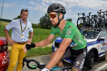 Peter Sagan rijdt op grote achterstand na val in 17de etappe