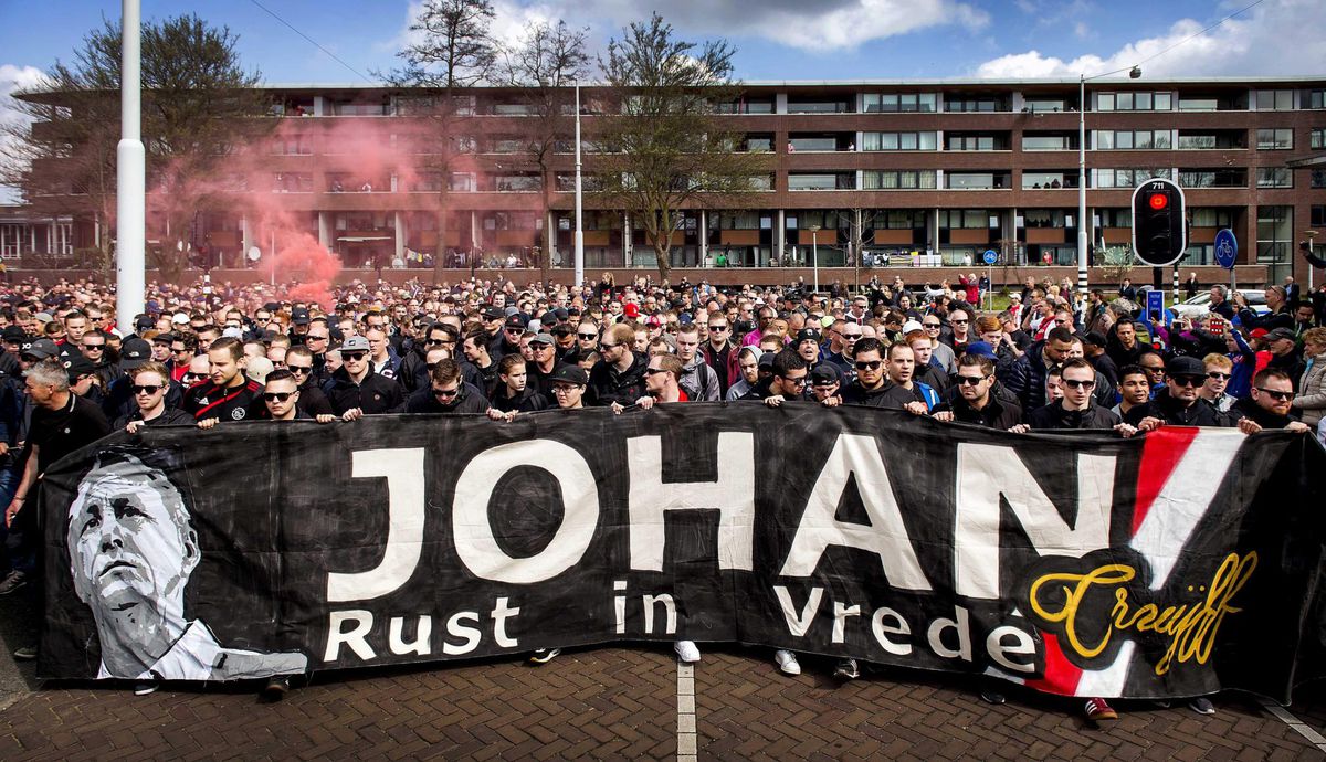 Ajax-fans willen standbeeld voor Johan Cruijff bij Arena