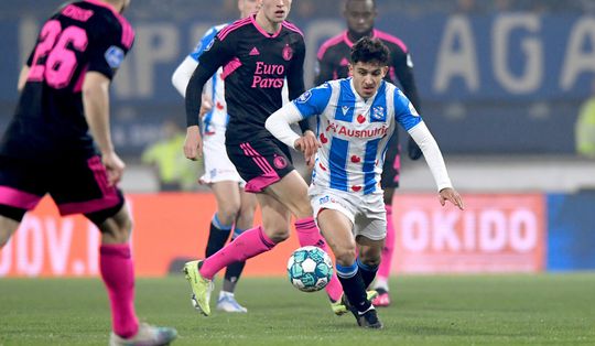 Arne Slot werd duizelig van Heerenveense dribbelkont: 'Ik vroeg hem hoeveel panna's hij gaf'