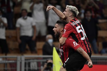 AC Milan dendert over Cagliari van Strootman heen, Karsdorp wint overtuigend met AS Roma