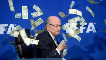 Blatter nog niet moe van zichzelf en blijft overtuigd van onschuld