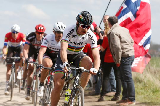 Peter Sagan wist niet dat hij kon vliegen (video)