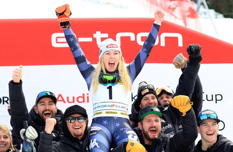 🎥 | Mikaela Shiffrin evenaart record Lindsey Vonn met 82e wereldbekerzege