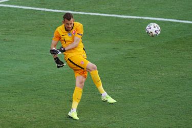 📸 | Lachen! De grappigste memes over de grabbelende Slowakije-keeper Martin Dúbravka