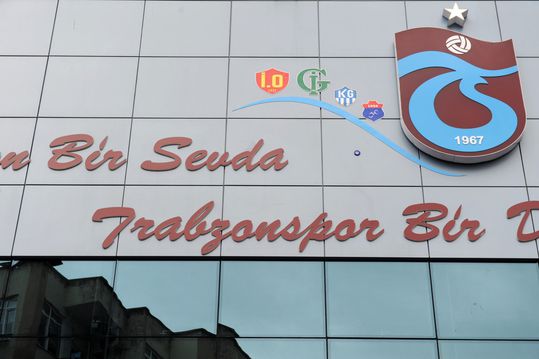 HAHA! Arnhems stel vernoemt tweeling naar clubkleuren Trabzonspor
