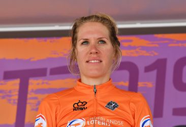 Ellen van Dijk valt keihard in Ladies Tour: verbrijzelde bekken en gebroken arm