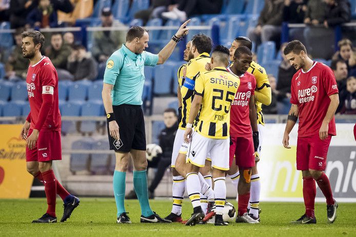 Baker krijgt strafvermindering en is er weer bij tegen Feyenoord