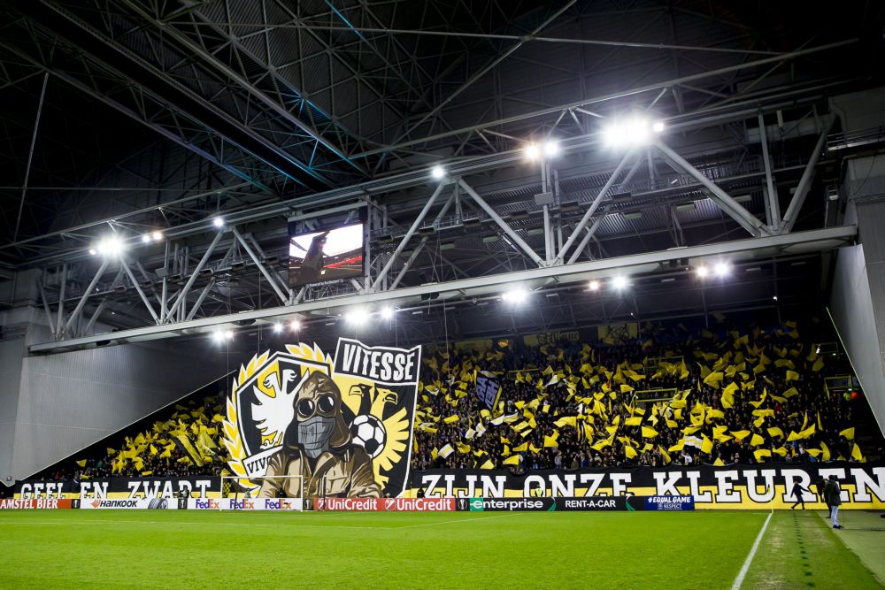 Vitesse-trainer Fraser wil meer van eigen publiek horen