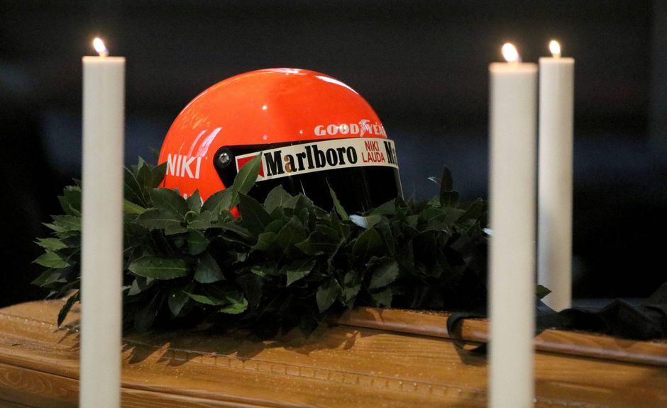 Honderden fans in Wenen bij uitvaart van Lauda