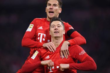 Bayern München nadert RB Leipzig na showtje tegen Schalke