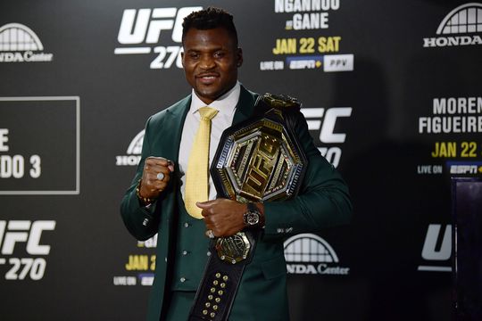 🎥​ | UFC-kampioen Francis Ngannou: 'Alleen nieuw contract als ik tegen Tyson Fury mag vechten'