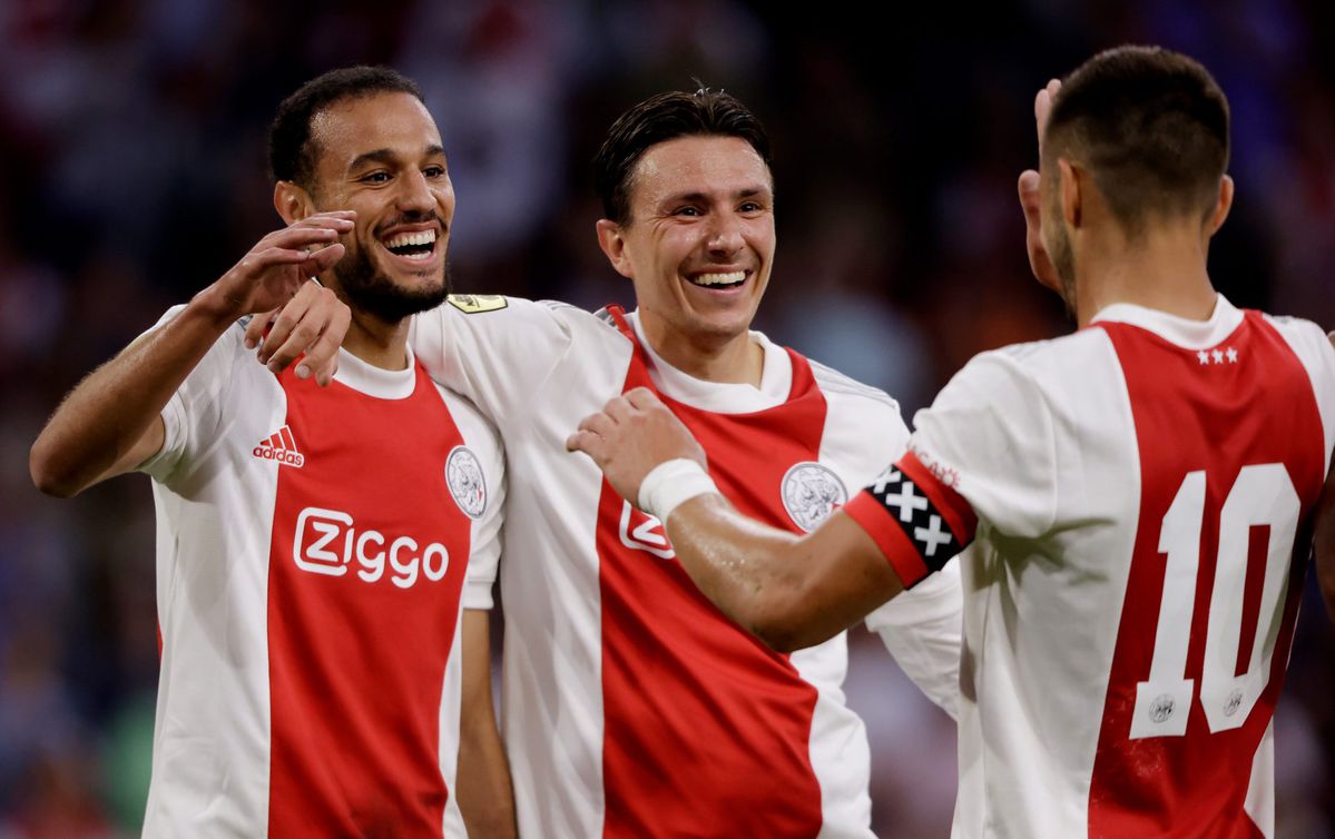Ajax laat NEC na slachtpartij in eerste helft heel: 5-0